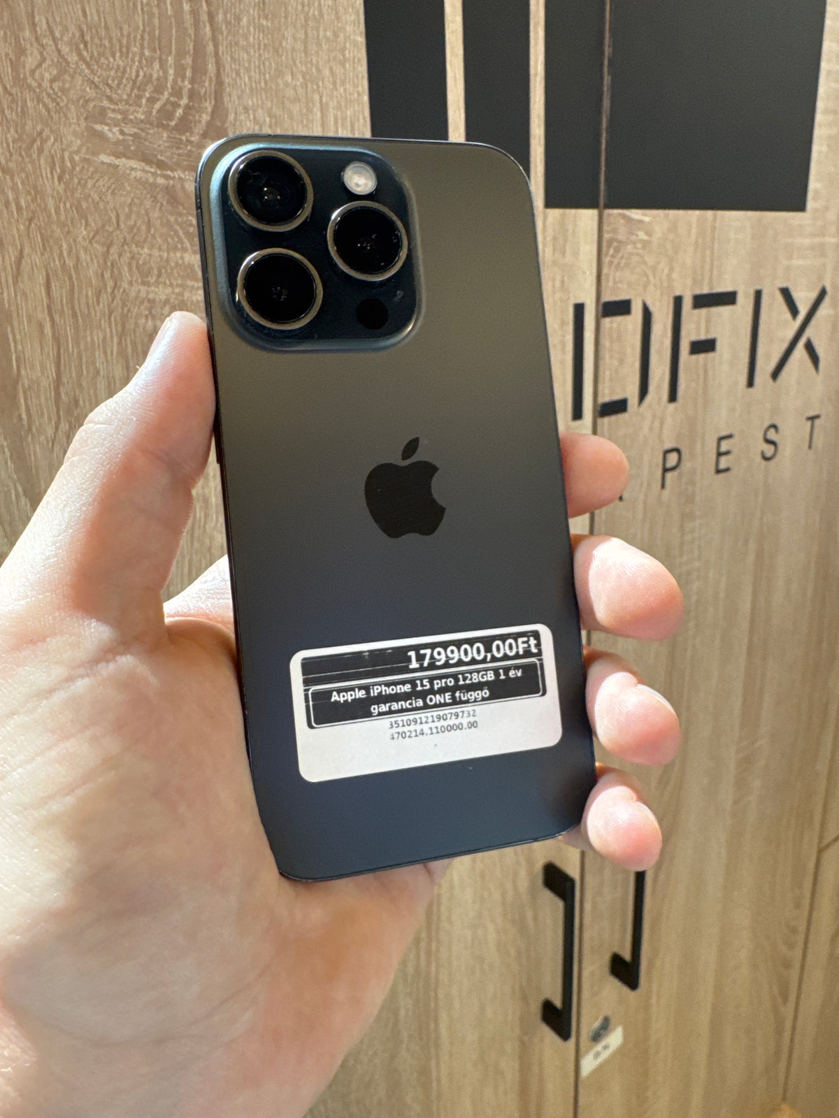 Apple iPhone 15 pro 128GB 1 év garancia ONE függő