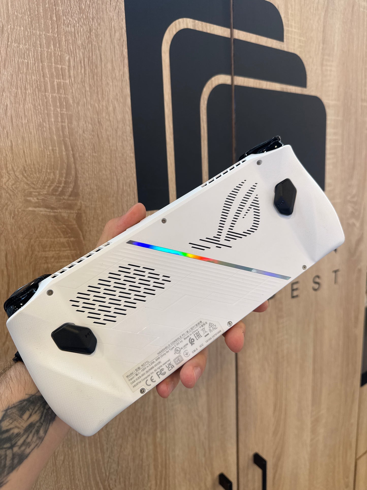 ASUS ROG Ally 512GB (AMD Z1 Extreme) - Játékkonzol