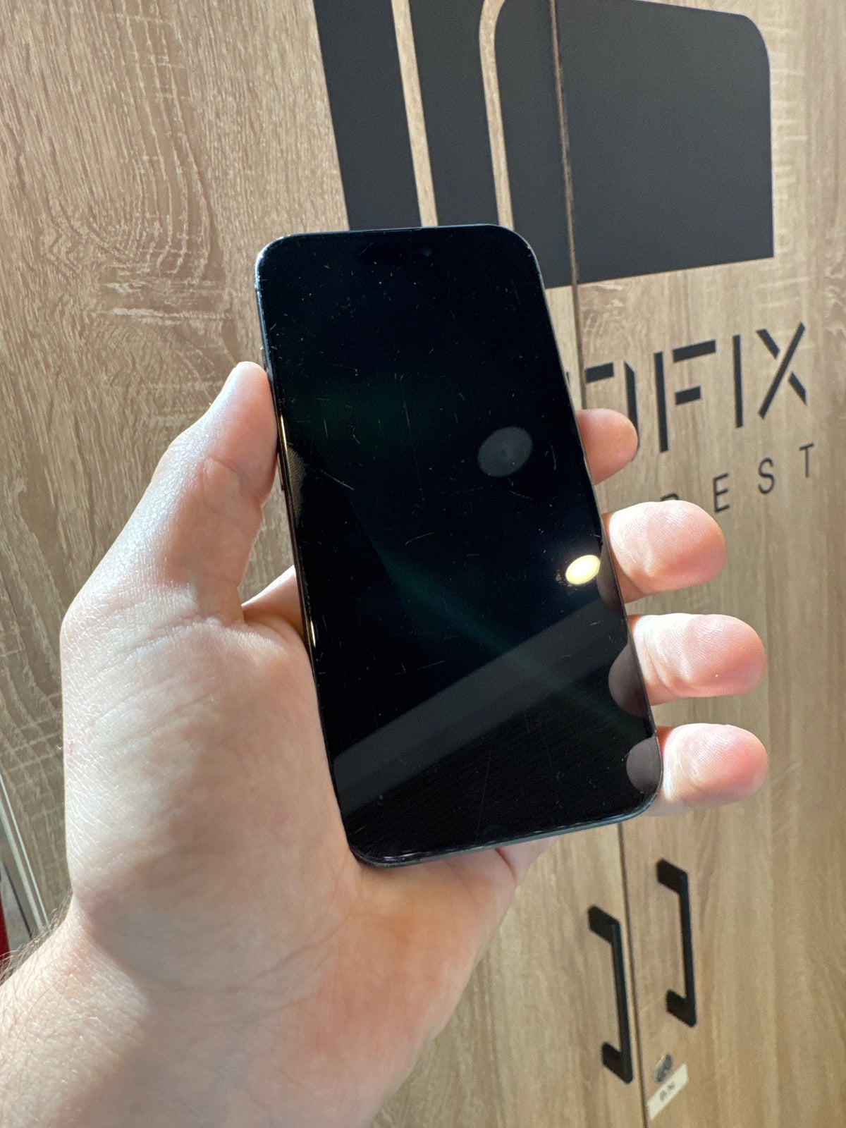 Apple iPhone 15 pro 128GB 1 év garancia ONE függő